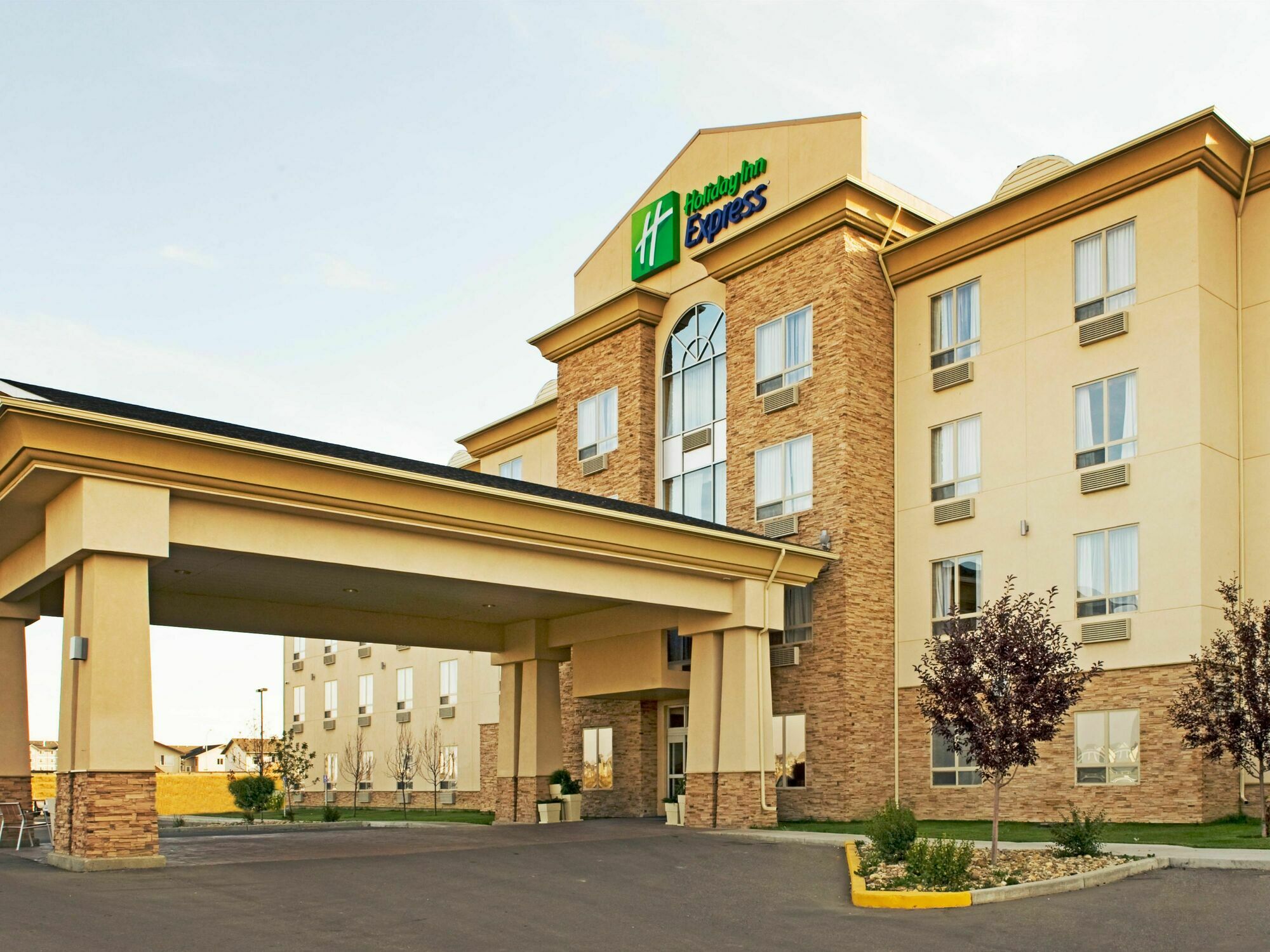 Holiday Inn Express Grande Prairie By Ihg Экстерьер фото